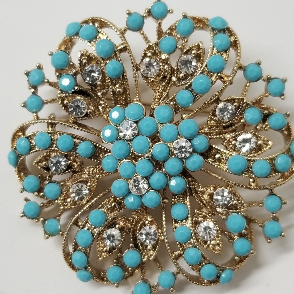Vintage goldtone beaded and rhinestone  Sarah Coventry style brooch